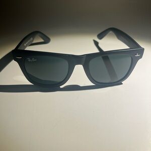 Ray-Ban Classic Black Sunglasses